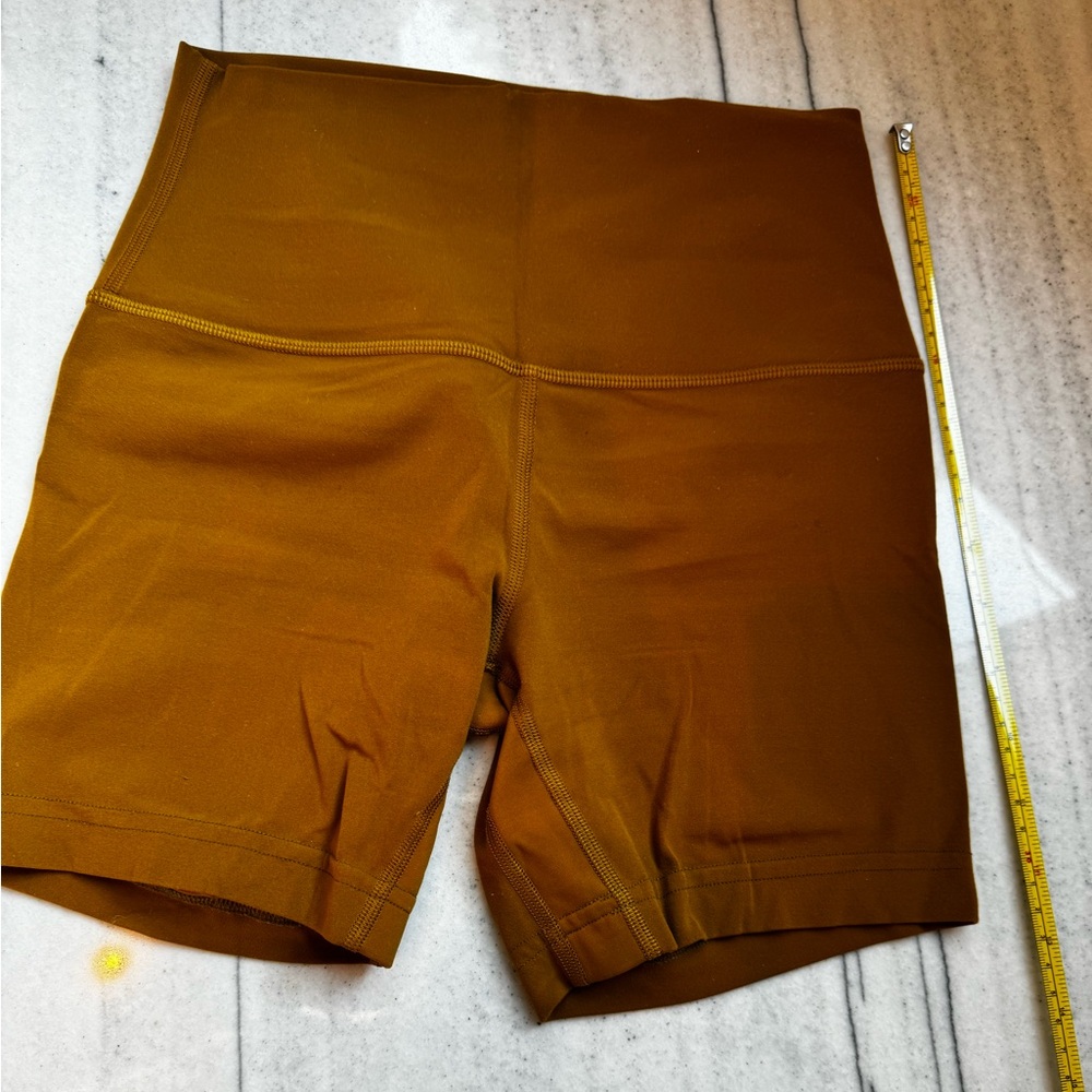 Lululemon Wunder under train high rise shorts size 4
